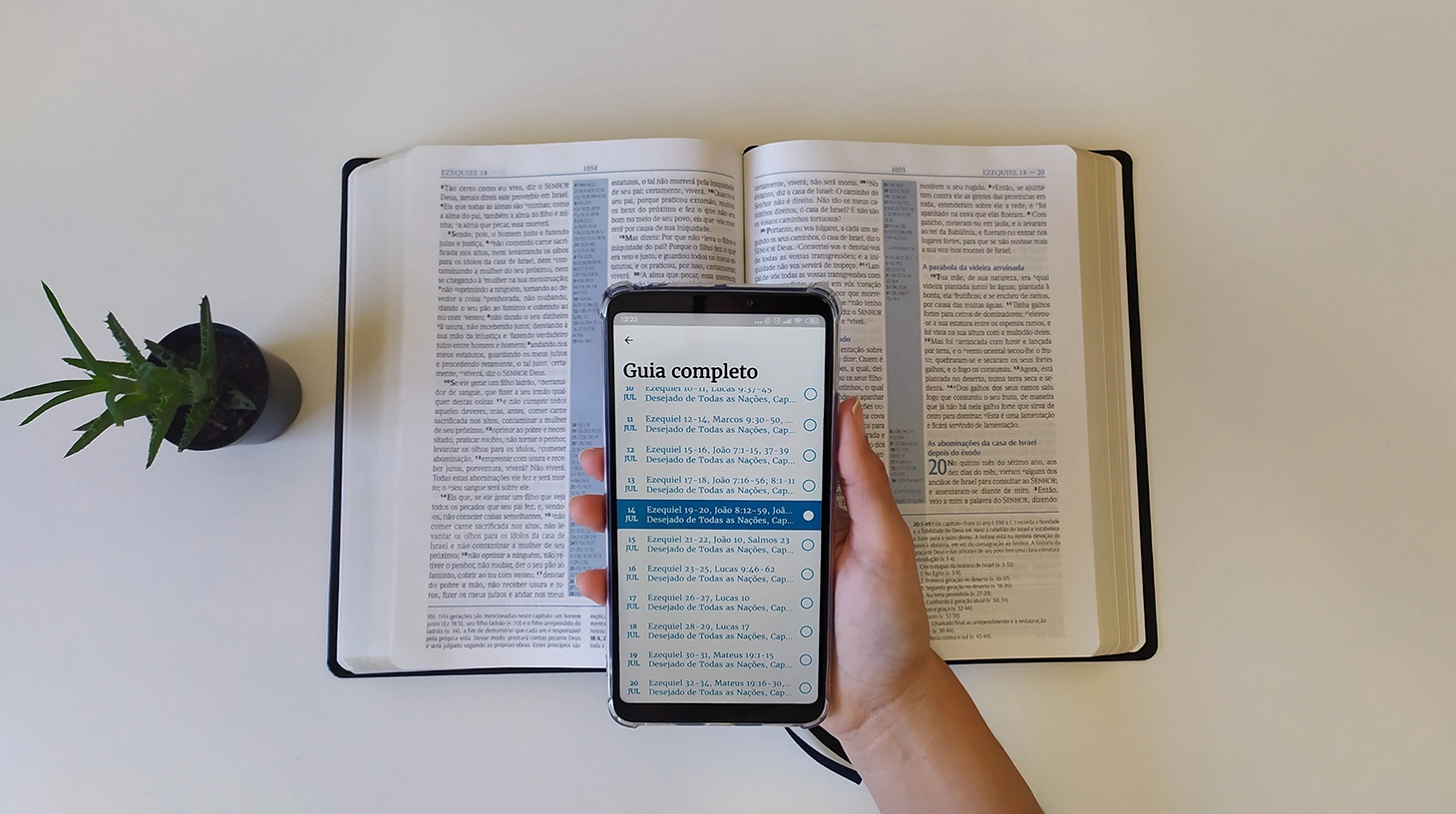 Usando o aplicativo Bíblia Sagrada para ajudar a fortalecer a sua fé