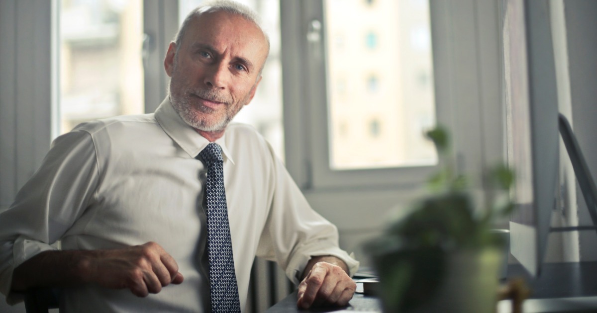 Como obter um emprego com mais de 50 anos: dicas e estratégias para uma carreira de sucesso