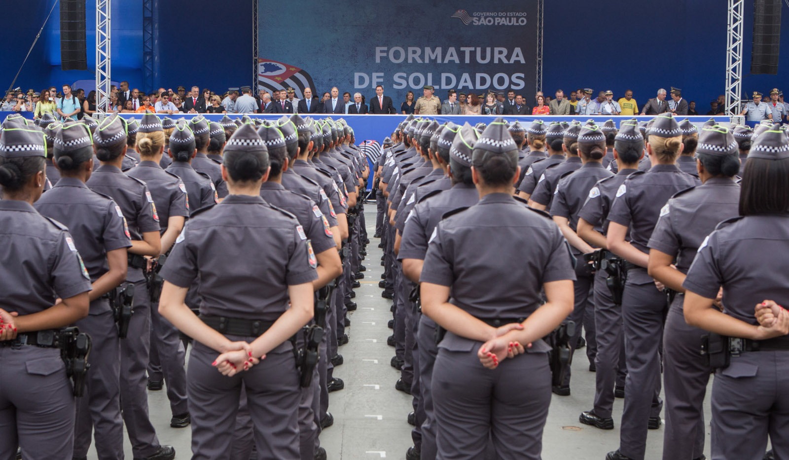 Desafios e Recompensas de uma Carreira de Policial Militar: Estimando a satisfação do trabalho e os benefícios para a sociedade